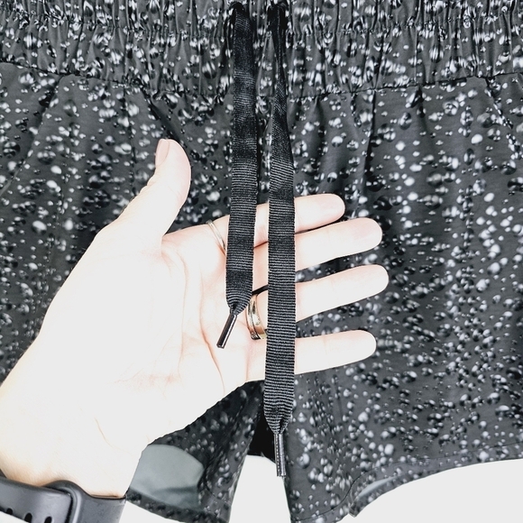 Zyia Active Black Bubbles Hi-Rise Bomber Shorts NWT, size Medium - Picture 7 of 11